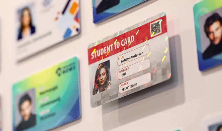 https://cards-print.com/wp-content/uploads/2024/07/perso-kartica-hologram-0-768x454-1.jpg